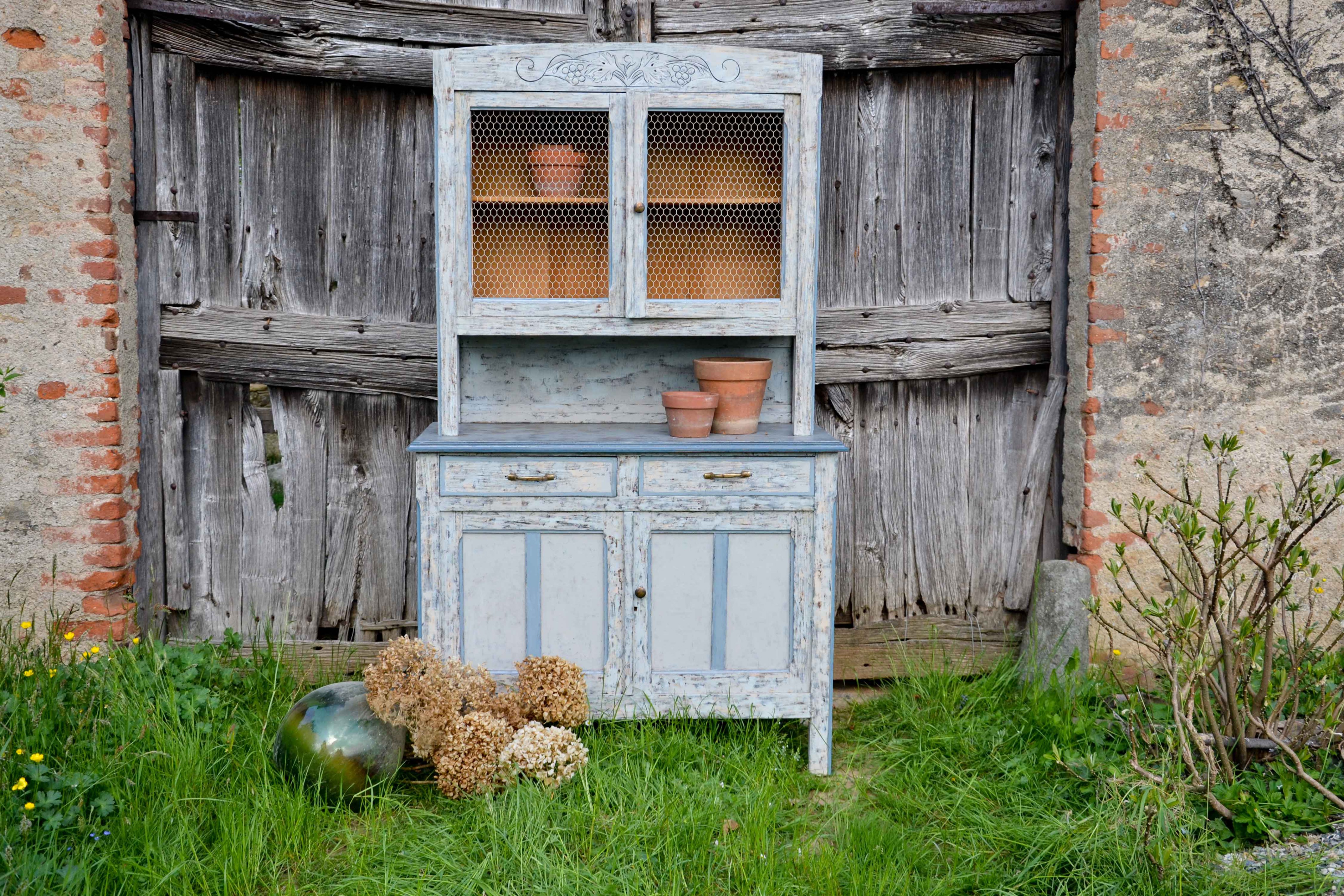 CREDENZA