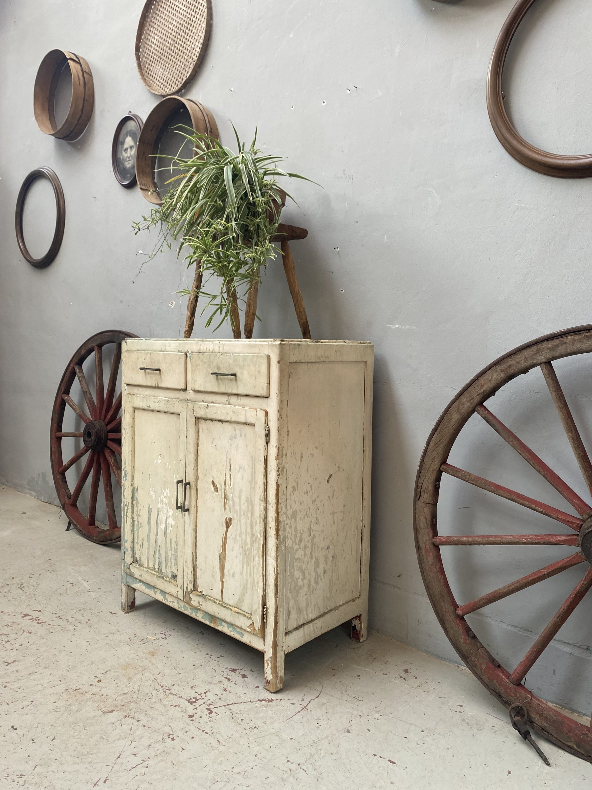 Credenza bassa in patina – Blablacolors